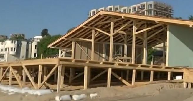 Незаконни строежи никнат на плаж Кабакум край Варна Конструкциите заемат