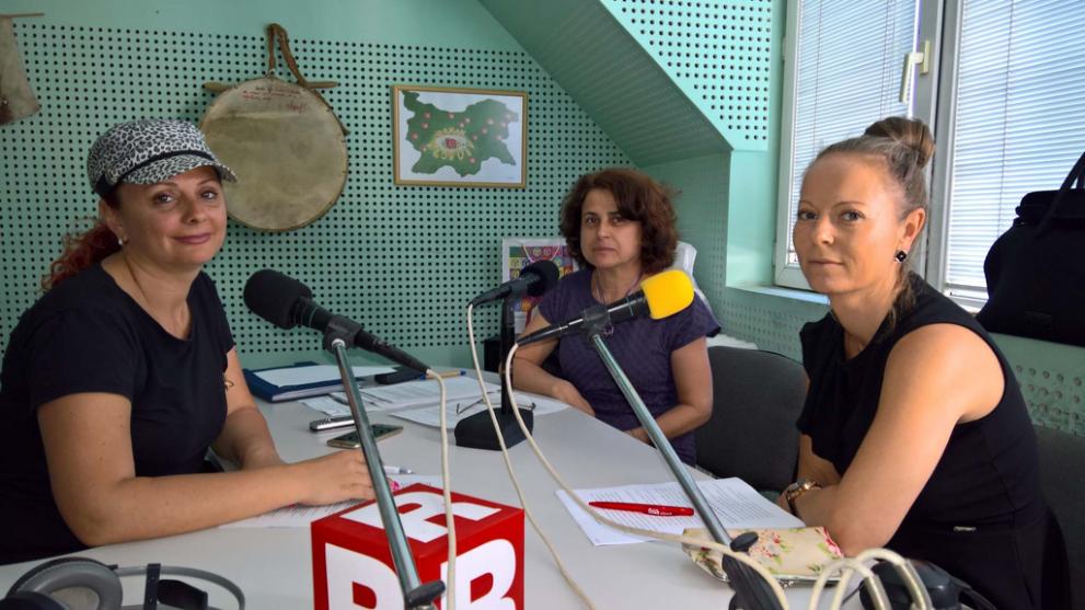 Искра Койчева с гостите Ангелина Топчиева и Дани Каназирева в студиото на Дарик