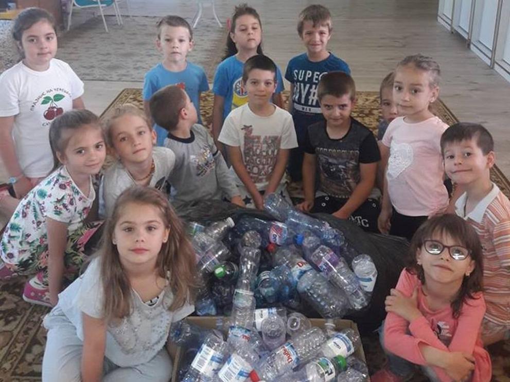 Децата от група "Иглика" към ОДЗ "Май" подкрепиха кампанията „Смет за пътуващ театър”