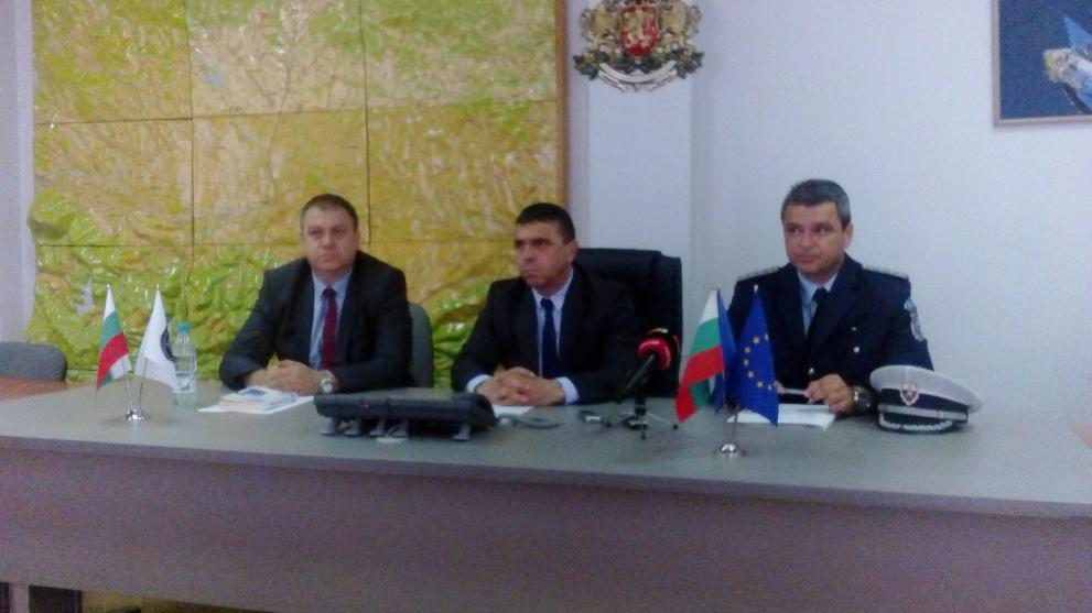 полиция мерки абитуриенти