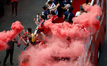 Атлетико отпразнува тилата в Лига Европа по улиците на Мадрид