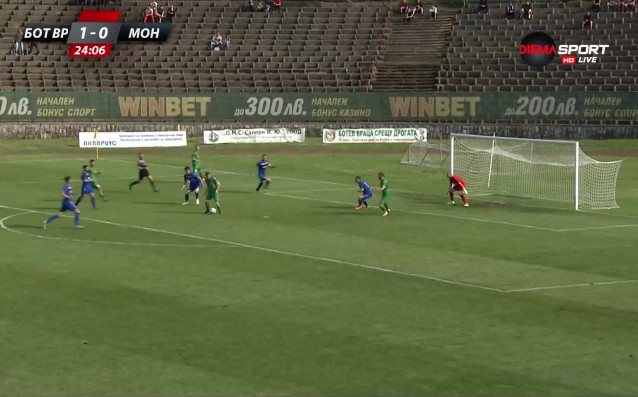 Ботев Враца води на почивката на Монтана в решителния мач