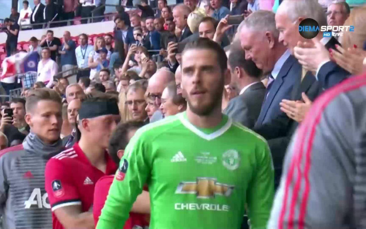 Юнайтед прибра тъжно сребърните си медали