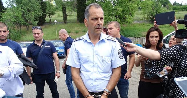 Арестуваха началника на КАТ Благоевград Данаил Стоицов бе изведен с белезници