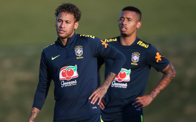 Бразилската звезда Неймар поднови тренировки с националния отбор на страната
