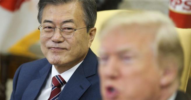Южнокорейският президент Мун Дже Ин свика спешни разговори със съветниците