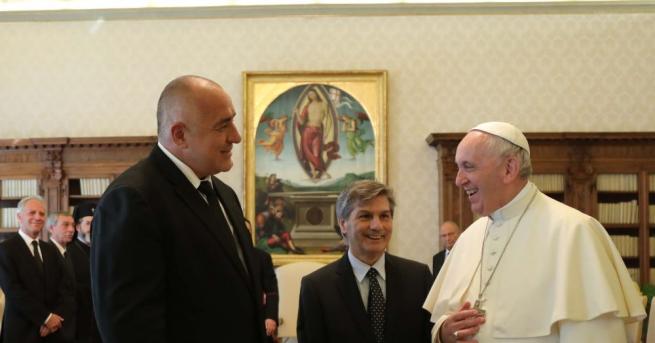 Борисов покани папа Франциск да посети БългарияПапа Франциск прие на