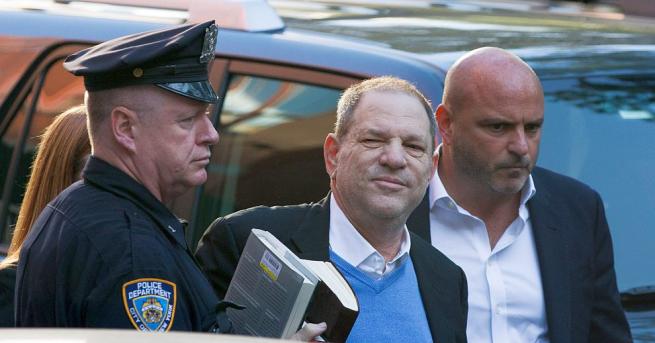 Скандалният холивудски продуцент Харви Уайнстийн беше задържан в Ню Йорк