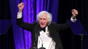 Дъглас Къркланд