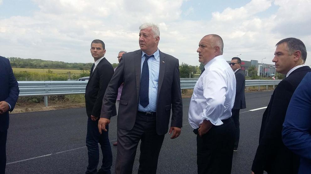  Бойко Борисов откри напълно обновените клиники по анестезиология и интензивно лекуване, по нервни заболявания и обновените асансьорни уредби на пловдивската болница Свети Георги 