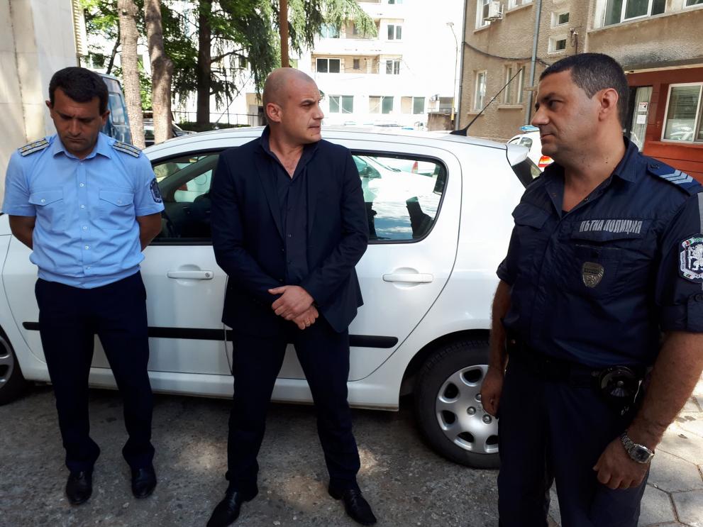  Нападение против служител на реда от районно управление (на МВР) Дупница 