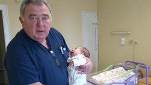 доктор Мигаров с бебе