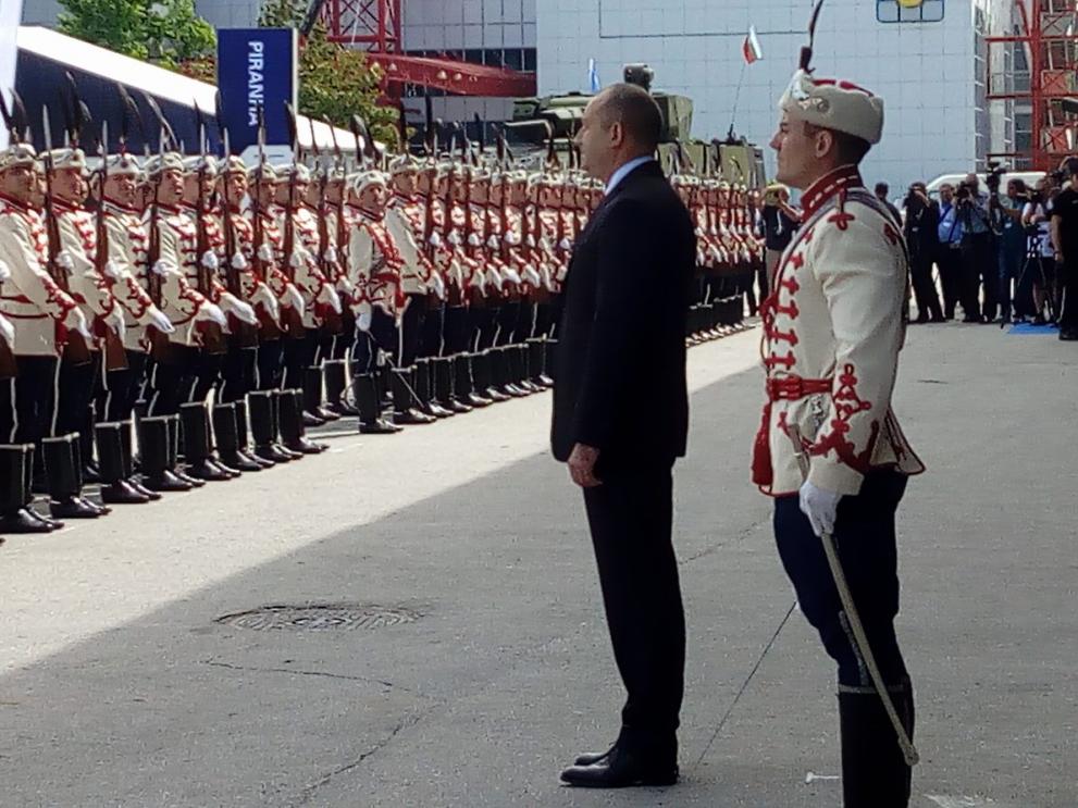 Президентът Румен Радев откри специализираната международна изложба за отбранителна техника „Хемус - 2018” в Пловдив