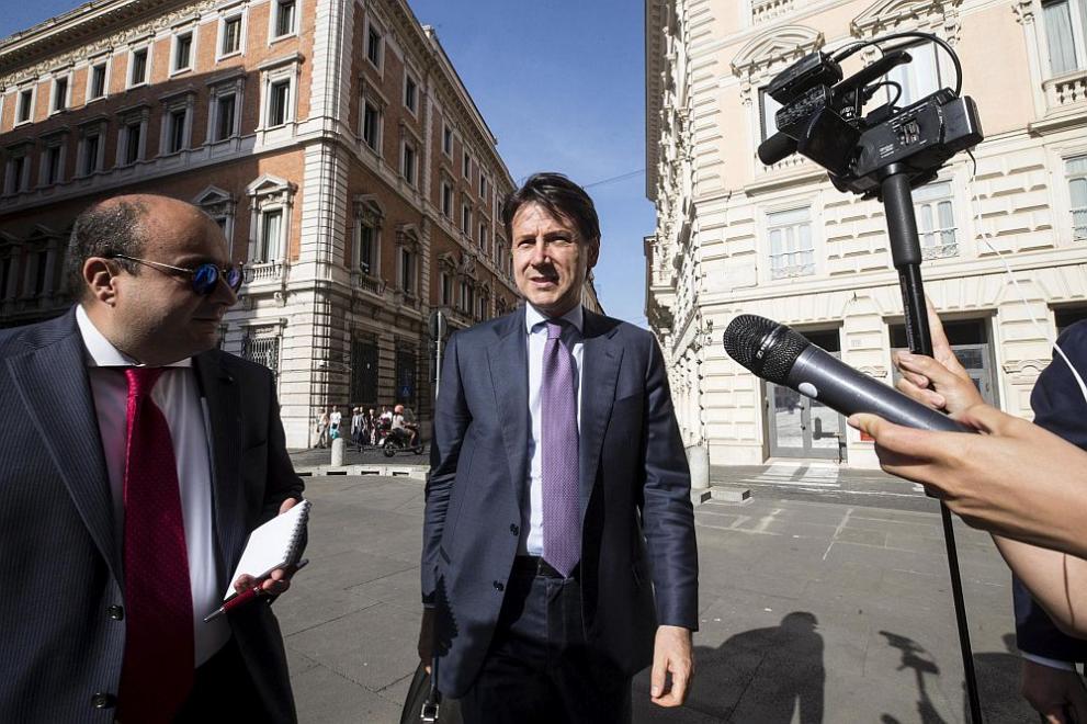 Двете спечелили изборите партии в Италия са се обединили около номинацията на професора по право Джузепе Конте за премиер на Италия