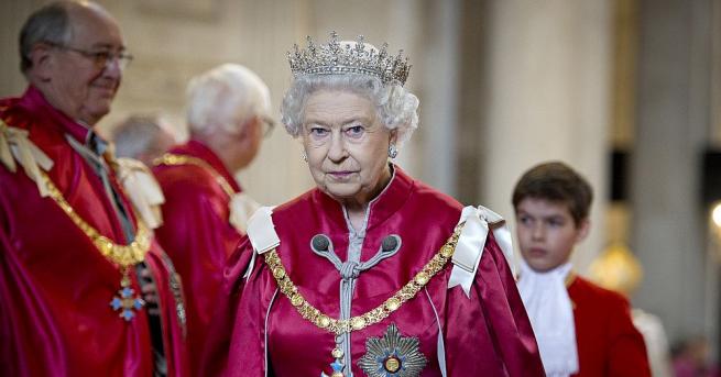 Днес се навършват 65 години от коронацията на кралица Елизабет