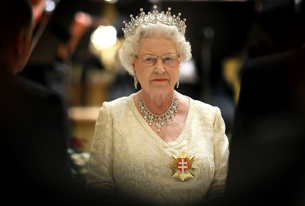 Кралицата получава около 70 хиляди писма на година – по 200 – 300 на ден