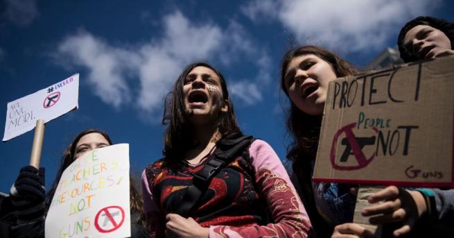 Хиляди демонстранти участваха в протестна акция на Бруклинския мост в