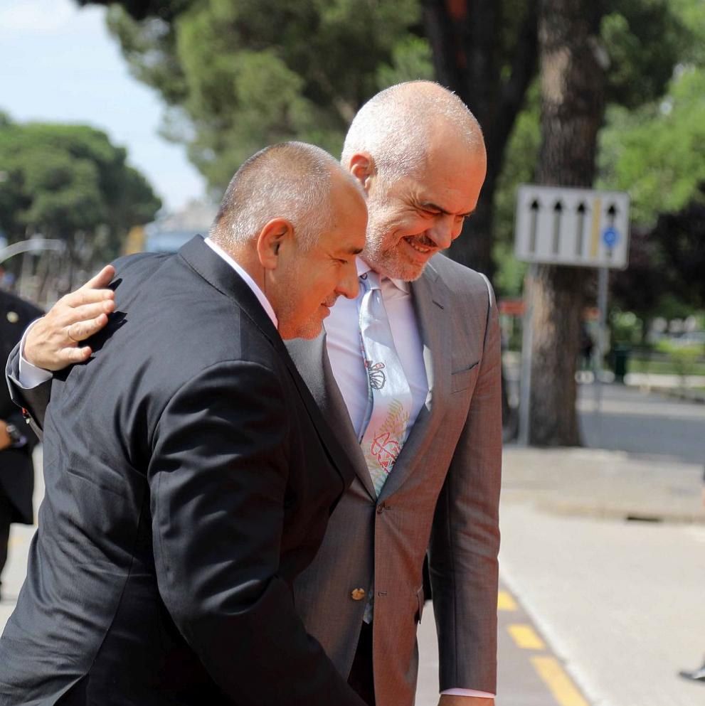  Българският министър председател Бойко Борисов и албанският му сътрудник Еди Рама 