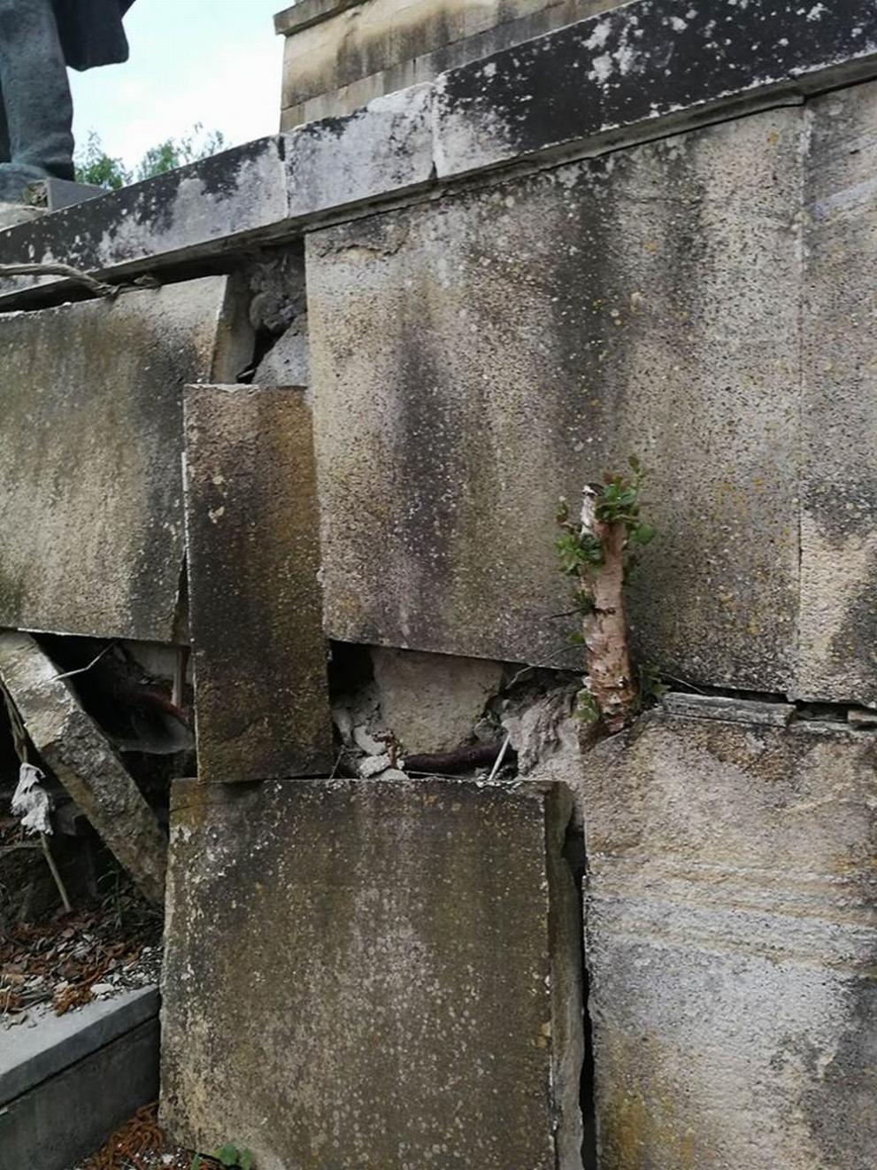  Монумент в Слишовци 