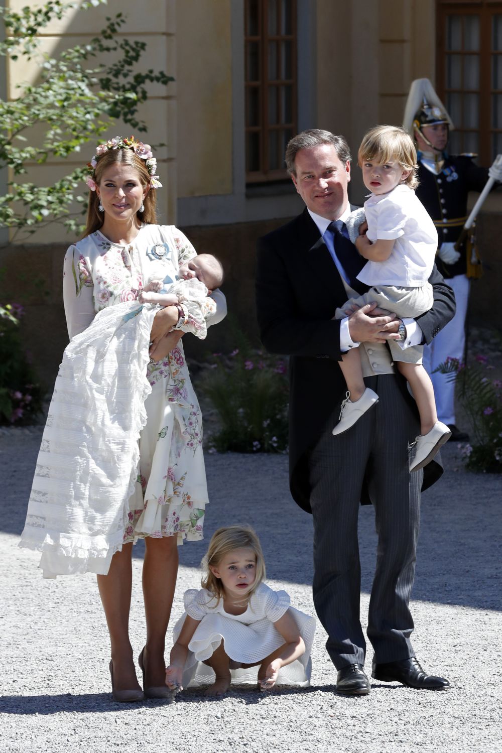 Принцеса Маделин и съпругът ѝ Кристофър О'Нийл, заедно с трите си деца.