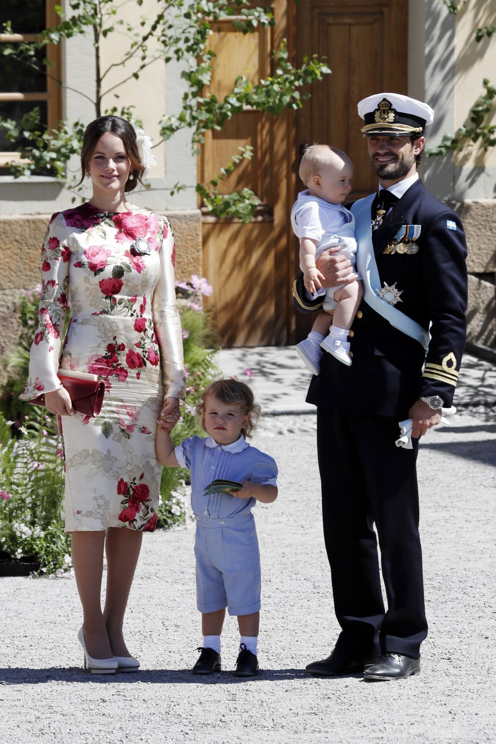 Принц Карл Филип, съпругата му София и децата им.