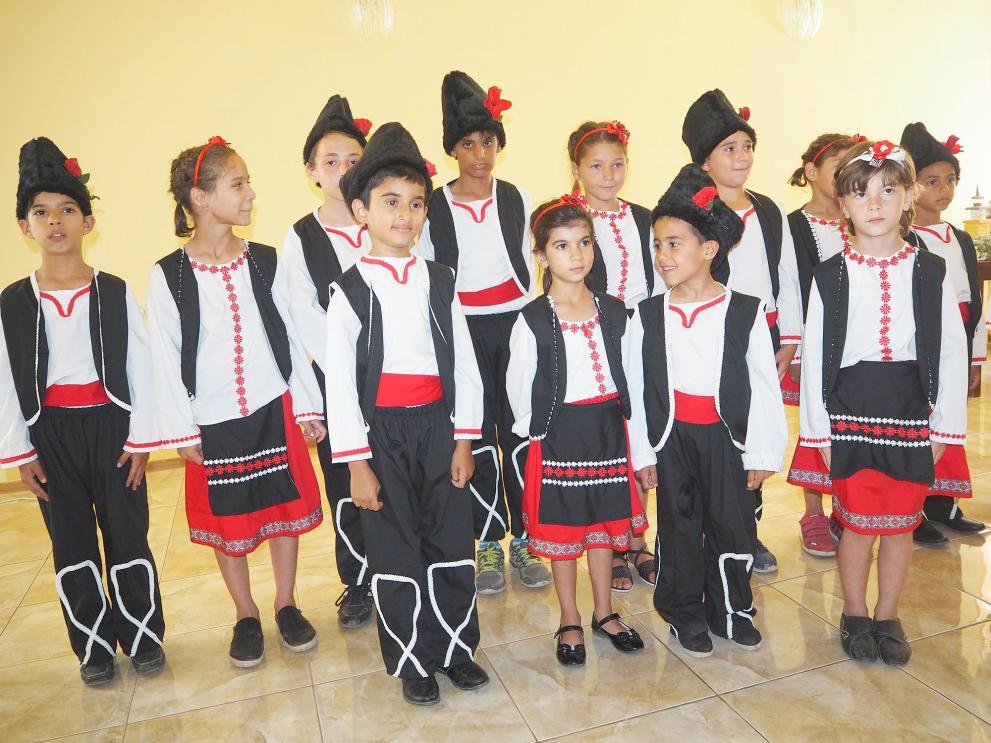 Изложби, песни, танци, роботи и модно дефиле представиха ученици по проекта „Твоят час”