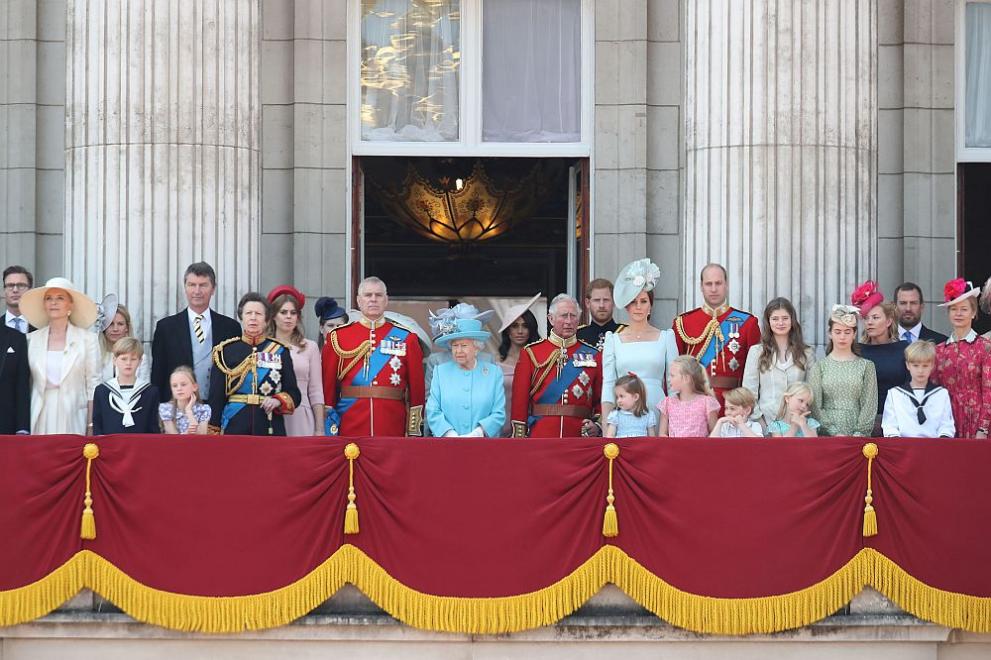 Съпругата на принц Хари - херцогинята на Съсекс Меган, за първи път бе на на традиционното официално честване на рождния ден на кралица Елизабет Втора. Освен това херцозите на Съсекс Меган и Хари за първи път се появиха заедно на балкона на Бъкингамския дворец.