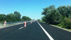 Катастрофа между два камиона затрудни движението на автомагистрала Тракия в