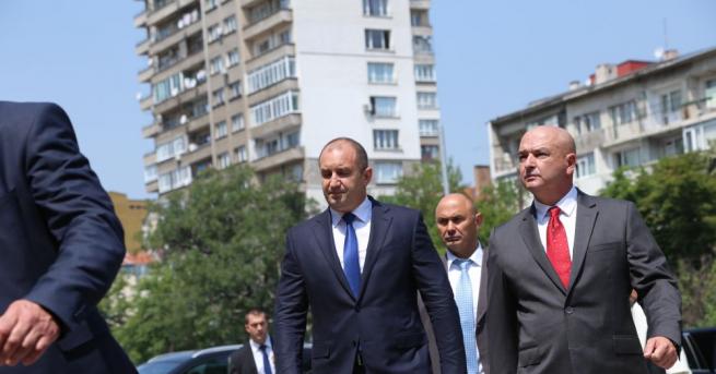 Президентът Румен Радев призова да се потърси отговорност от онези