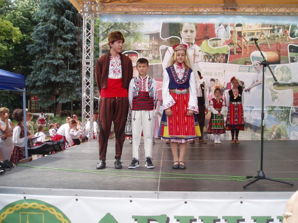Традиционен празник на балканските градове “Балканът пее и разказва” в гр. Елена