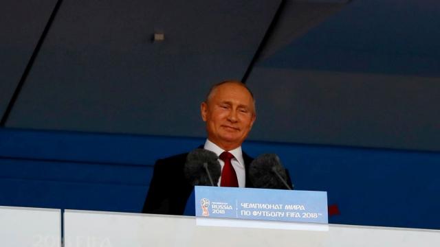 Путин поздрави Черчесов и се снима с Моуриньо (СНИМКИ)