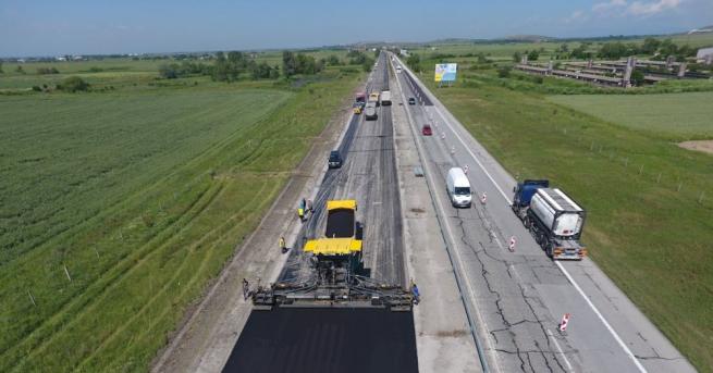 135 тона асфалт глътна обновен участък от магистрала Тракия Става