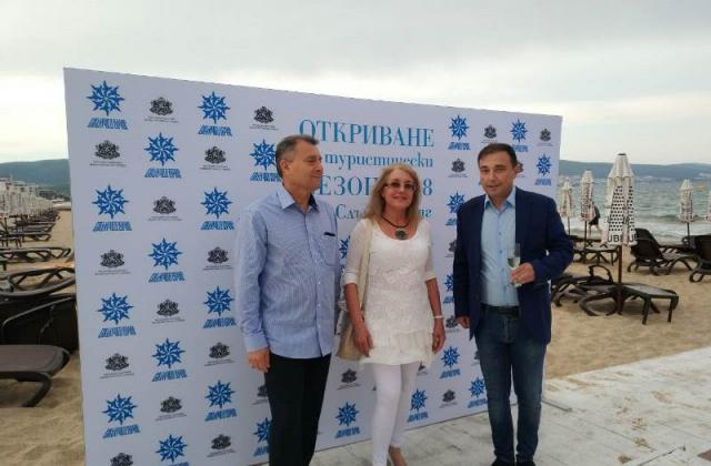 Златко Димитров (вдясно) обяви, че Слънчев бряг вече е гостоприемен и онлайн