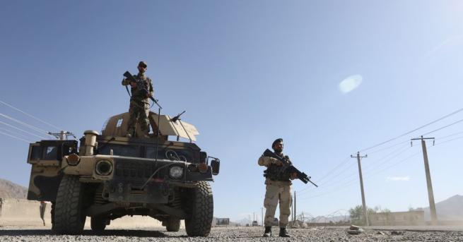 Най малко 18 полицаи бяха убити в две провинции на Афганистан