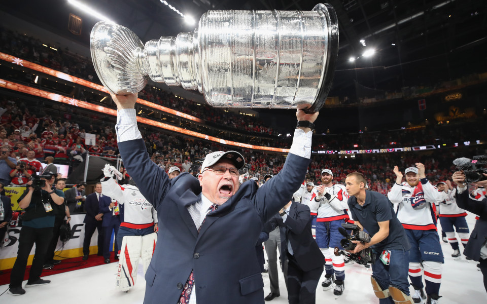 Треньорът на Вашингтон  напусна след  спечелването на титлата в НХЛ