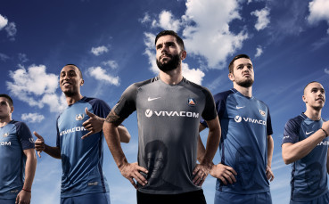 Мачовите фланелки на Левски в продажба от сряда