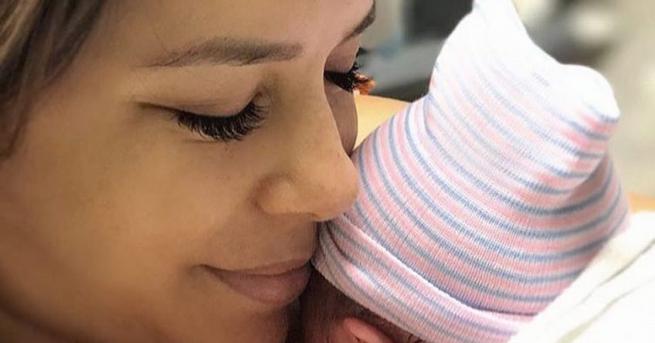 Актрисата Ева Лонгория роди първото си дете, съобщиха сп. "Хелоу!".