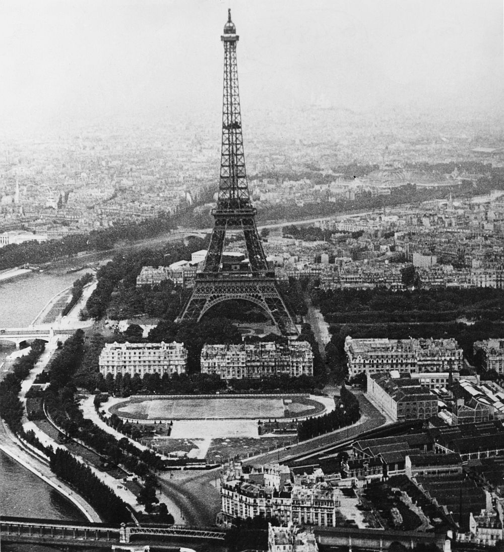 Париж, Франция - 1953 година