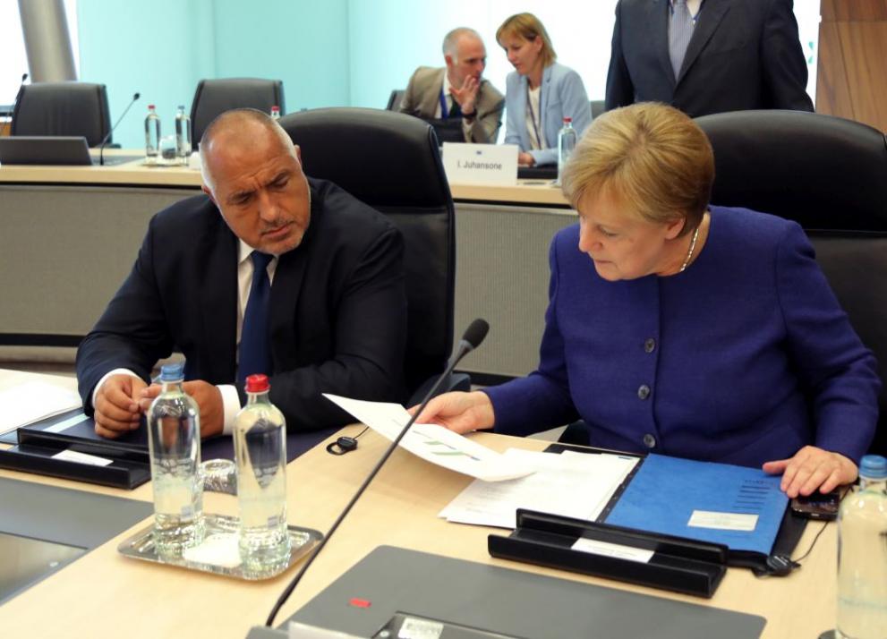 Бойко Борисов и германският канцлер Ангела Меркел, както и техните екипи, осъществяват регулярна комуникация по всички теми от взаимен интерес