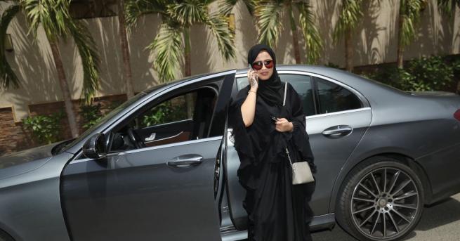 Саудитските трибунали вече ще информират чрез есемеси жените в случай