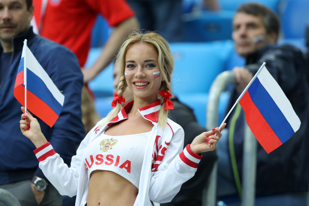 Красиви и усмихнати – нежните фенки на Световното първенство по футбол
