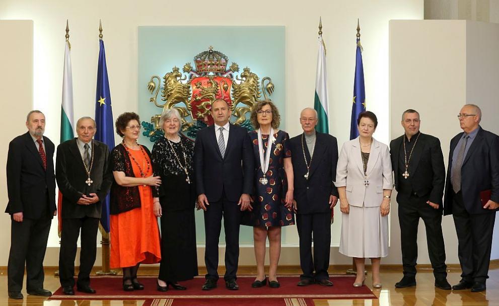 Президентът Румен Радев връчи високи държавни отличия на деветима дейци на културата и изкуството