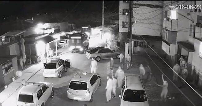 Шестима задържани след сблъсъци в Ботевград В събота вечерта полицаи