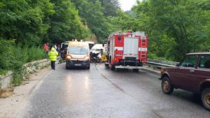 Петима ранени при тежка катастрофа край Добринище