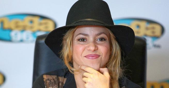 Колумбийската певица Шакира изтегли от официалния си бутик колие с
