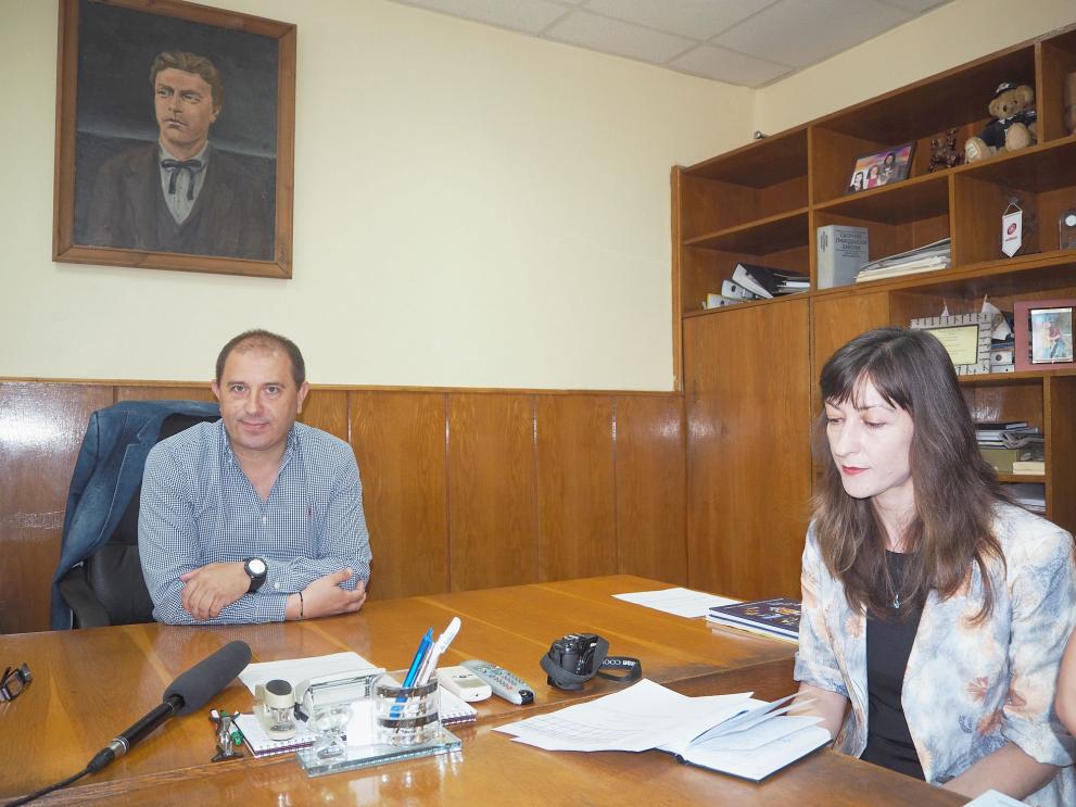 Триногата тръгва по селата на централни пътни артерии