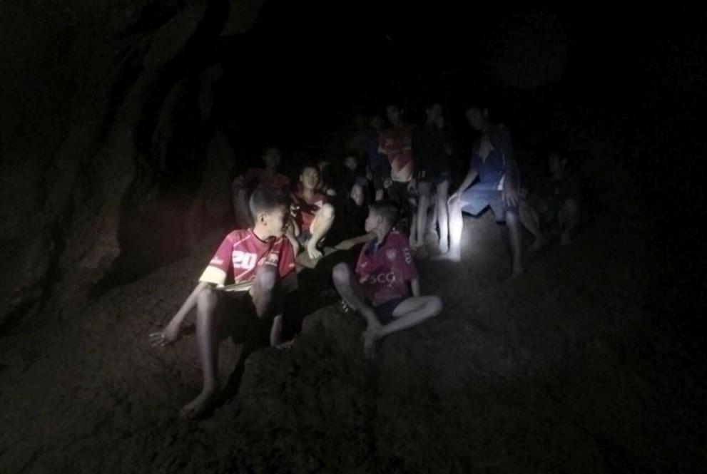  момчета Тайланд пещера 