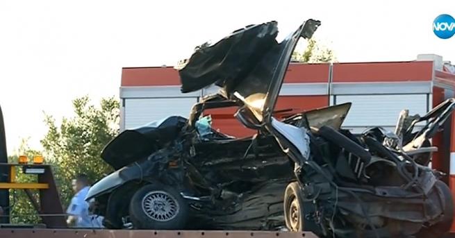 Мъжът и жената, загинали при катастрофата на автомагистрала Тракия“ в