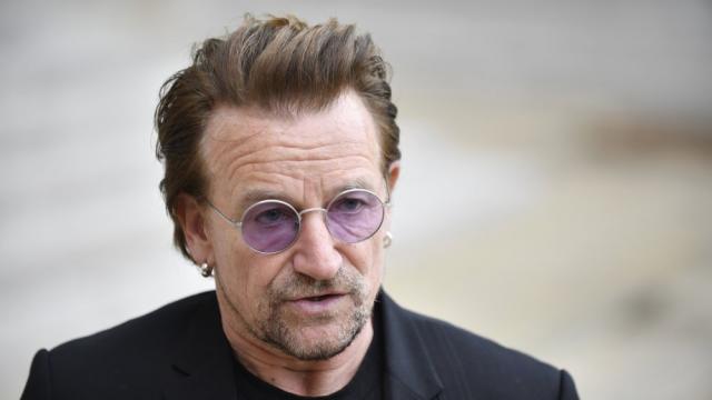 Боно от U2 обичал да се включва в радиопредавания под фалшиво име 