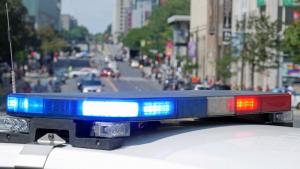 Канадската полиция арестува мъж след като снощи полицай от Торонто